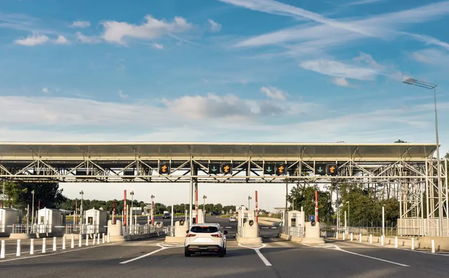 Quels sont les avantages d&rsquo;un badge télépéage et parking ?